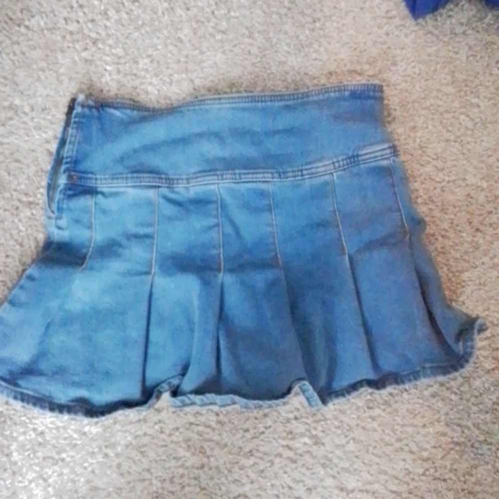 Aerpostale pleated skirt